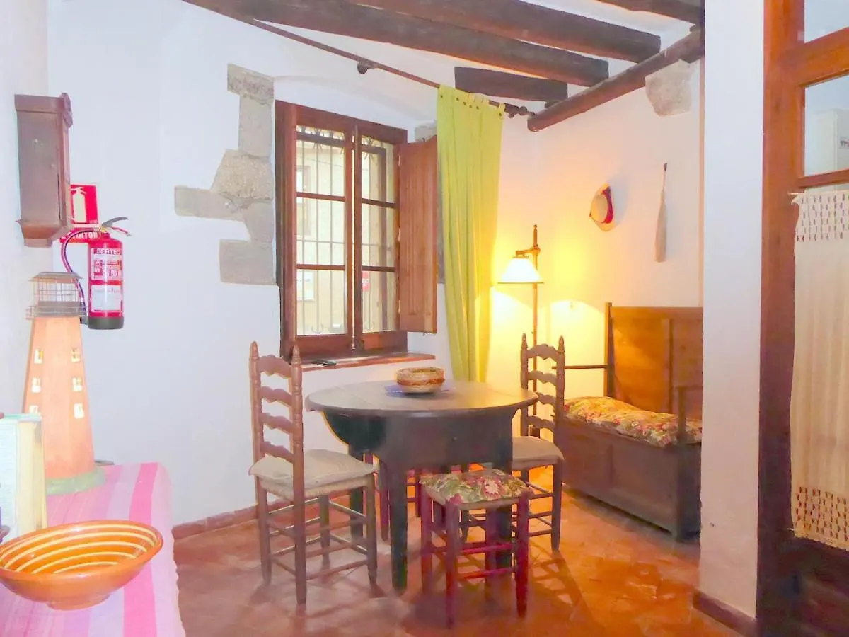 Casa De Piedra Del Siglo XVII Restaurada Con Encanto, Para 8 Personas, En Castello D'Empuries - Es-228-96 0*, Castello  D'Empuries Spain
