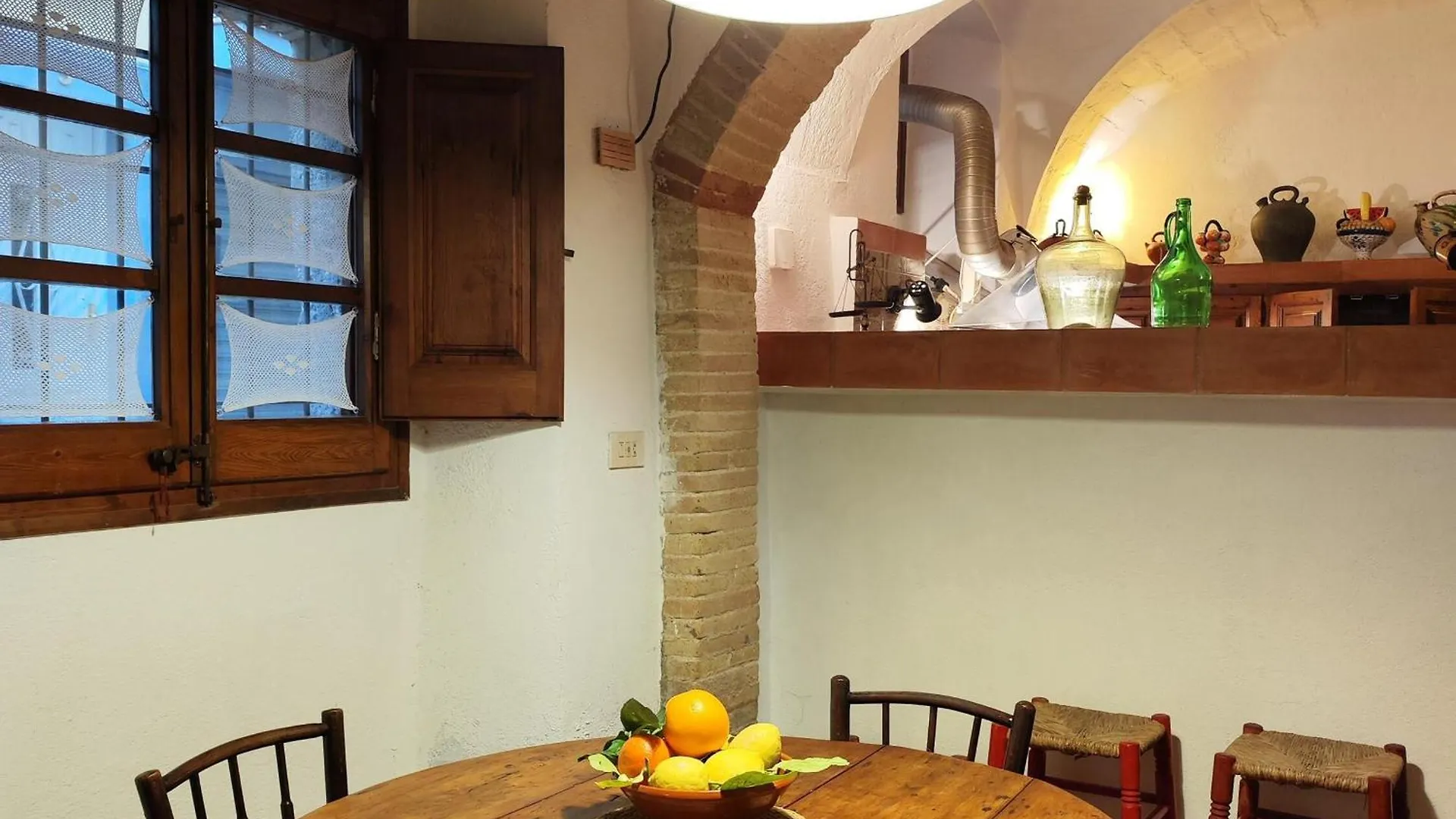 Casa De Piedra Del Siglo XVII Restaurada Con Encanto, Para 8 Personas, En Castello D'Empuries - Es-228-96