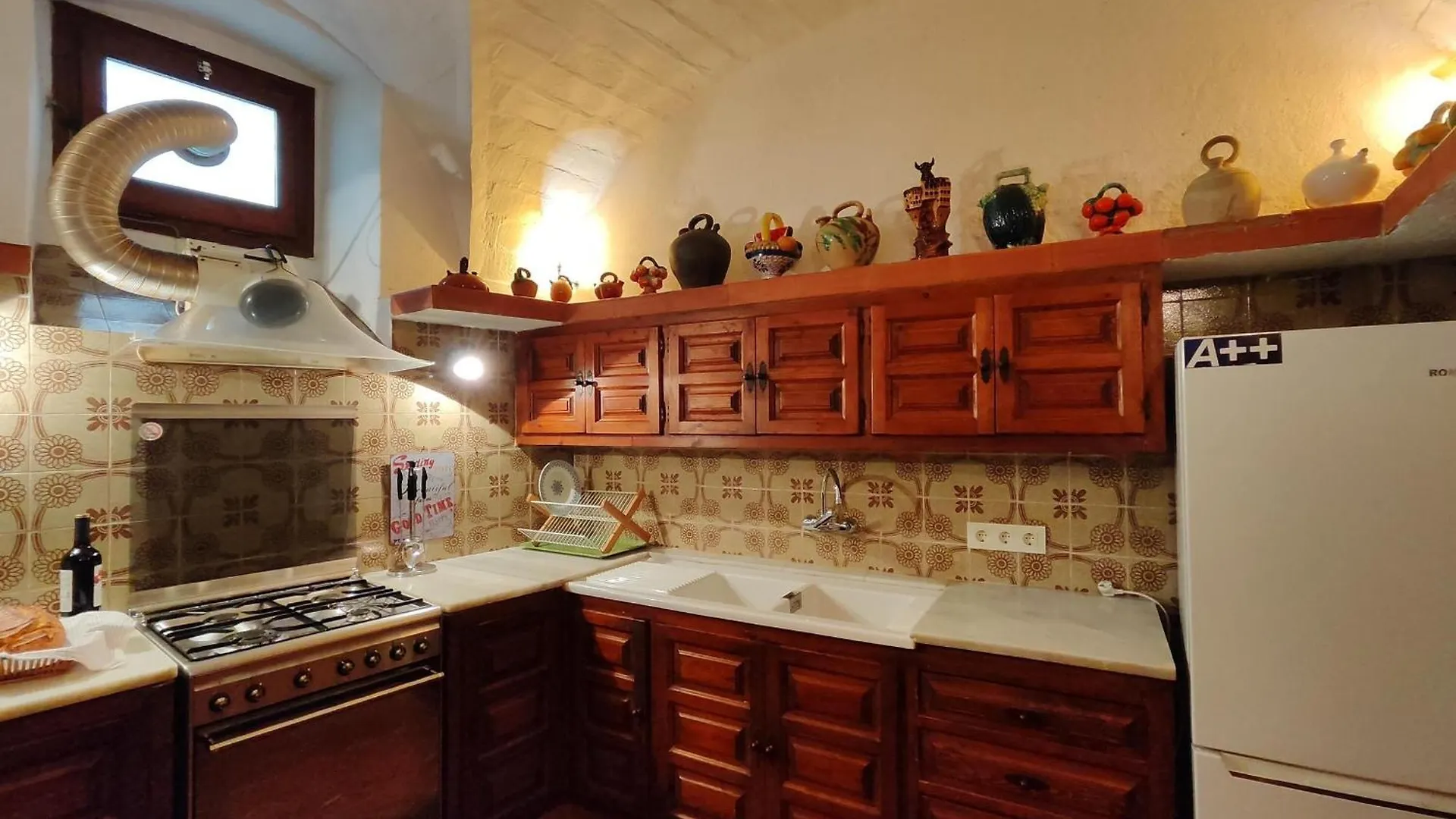 Casa De Piedra Del Siglo XVII Restaurada Con Encanto, Para 8 Personas, En Castello D'Empuries - Es-228-96
