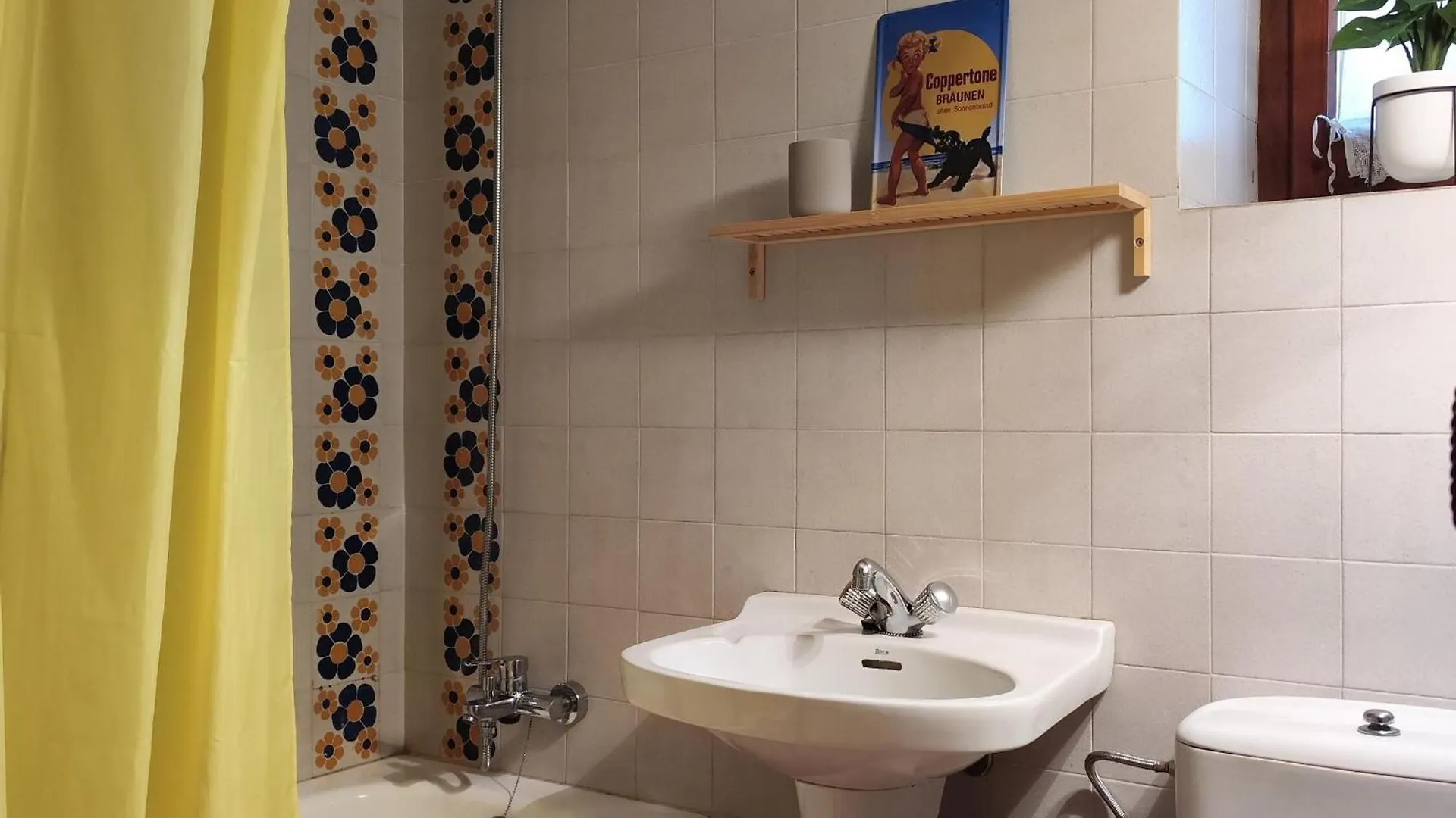 Casa De Piedra Del Siglo XVII Restaurada Con Encanto, Para 8 Personas, En Castello D'Empuries - Es-228-96 Tatil Evi
