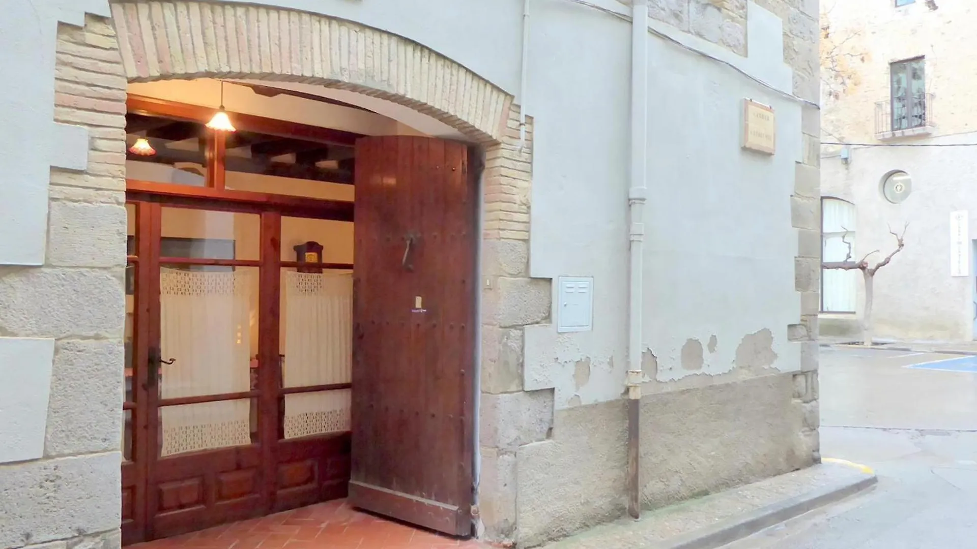 Casa De Piedra Del Siglo XVII Restaurada Con Encanto, Para 8 Personas, En Castello D\'Empuries - Es-228-96 location